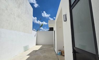 CASA RESIDENCIAL EN BOSQUES DE CONKAL
