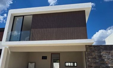 CASA RESIDENCIAL EN BOSQUES DE CONKAL
