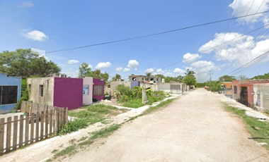 CASA EN RECUPERACIÓN BANCARIA EN C 53-B No. 609 FLAMBOYANES PROGRESO YUCATÁN.