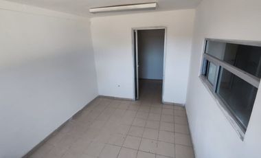 AMPLIA BODEGA EN RENTA CON OFICINAS INCLUIDAS