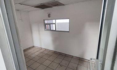 AMPLIA BODEGA EN RENTA CON OFICINAS INCLUIDAS
