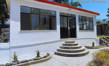SE VENDE CASA EN ZONA COCOYOC, A 10 MIN. DE SIX FLAGS Y ZONA COMERCIALES