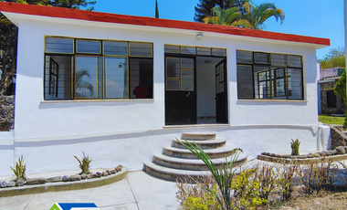 SE VENDE CASA EN ZONA COCOYOC, A 10 MIN. DE SIX FLAGS Y ZONA COMERCIALES