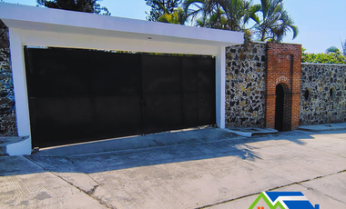 SE VENDE CASA EN ZONA COCOYOC, A 10 MIN. DE SIX FLAGS Y ZONA COMERCIALES