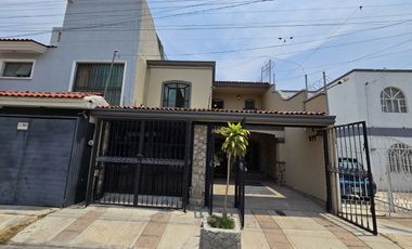 Bonita Casa en Jardines de la Paz