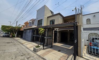 Bonita Casa en Jardines de la Paz