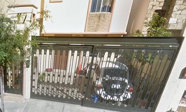 VENTA DE CASA EN CANELO JARDINES SANTA ROSA NUEVO LEON