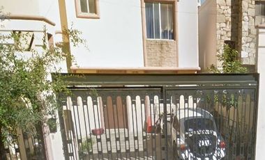 VENTA DE CASA EN CANELO JARDINES SANTA ROSA NUEVO LEON