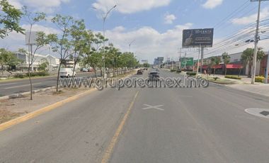 Terreno comercial y de servicios en renta frente a Antea, Av. 5 de Febrero, Queretaro