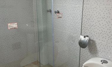 Se alquila lindo y amplio departamento de 140mt, totalmente amoblado de 3 dormitorios y 2 baños en YANAHUARA con cochera, ubicado en el 3er piso, cuen