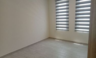 Casa en Renta de 3 Habitaciones y Cocina Equipada, en Residencial Santa Mónica, Mineral de la Reforma.