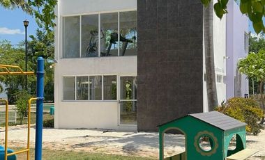 Casa de Dos Pisos y Dos Recámaras en Idilia