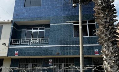 EN VENTA CASA DE 3 PISOS BARRANCA, EXCELENTE UBICACIÓN, CERCA A LA PLAYA- PRECIO DE REALIZACIÓN.