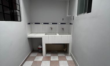 EN VENTA CASA DE 3 PISOS BARRANCA, EXCELENTE UBICACIÓN, CERCA A LA PLAYA- PRECIO DE REALIZACIÓN.