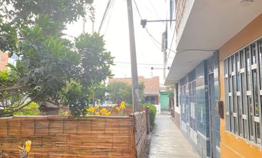 EN VENTA CASA DE 3 PISOS BARRANCA, EXCELENTE UBICACIÓN, CERCA A LA PLAYA- PRECIO DE REALIZACIÓN.