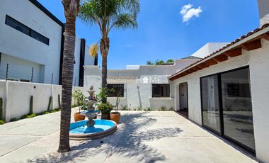 CASA EN VENTA, VILLAS DEL MESÓN JURIQUILLA