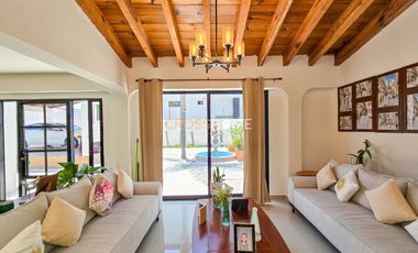 CASA EN VENTA, VILLAS DEL MESÓN JURIQUILLA