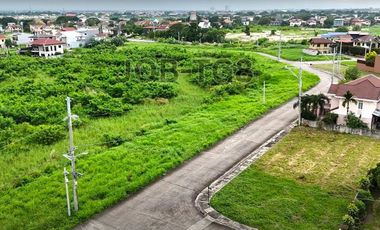 Lot for sale in Cavite Evo city