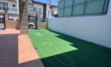 FOR SALE: HOUSE & LOT IN MERVILLE PARANAQUE CITY