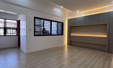 FOR SALE: HOUSE & LOT IN MERVILLE PARANAQUE CITY