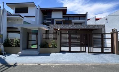 FOR SALE: HOUSE & LOT IN MERVILLE PARANAQUE CITY