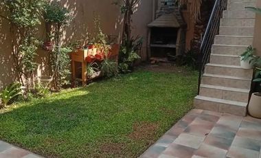 VENTA VILLA SARMIENTO CHALET 5 AMBIENTES CON PATIO COCHERA