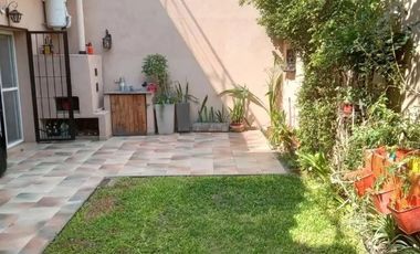 VENTA VILLA SARMIENTO CHALET 5 AMBIENTES CON PATIO COCHERA