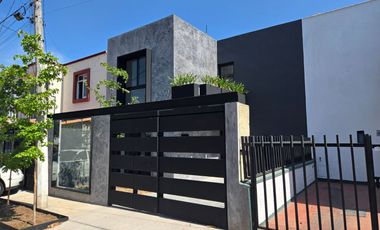 Residencia en venta, cALLE CERRADA - ZONA RESIDENCIAL - REMODELADA.