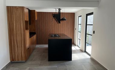 Residencia en venta, cALLE CERRADA - ZONA RESIDENCIAL - REMODELADA.