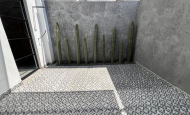 Residencia en venta, cALLE CERRADA - ZONA RESIDENCIAL - REMODELADA.