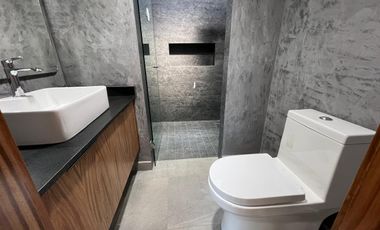 Residencia en venta, cALLE CERRADA - ZONA RESIDENCIAL - REMODELADA.