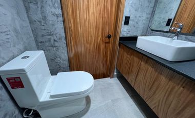 Residencia en venta, cALLE CERRADA - ZONA RESIDENCIAL - REMODELADA.