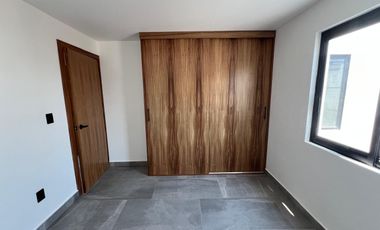 Residencia en venta, cALLE CERRADA - ZONA RESIDENCIAL - REMODELADA.