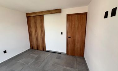 Residencia en venta, cALLE CERRADA - ZONA RESIDENCIAL - REMODELADA.