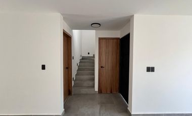 Residencia en venta, cALLE CERRADA - ZONA RESIDENCIAL - REMODELADA.