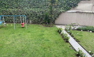Renta Quito Tenis  departamento 4 habitaciones cada una con baño Jardin guardias generador