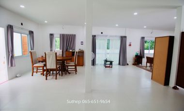 Newly renovated single-storey detached house on 100 sq.wah of land in Theprat Village, near Asia Industrial Estate and Lotus’s Ban Chang, Rayong.