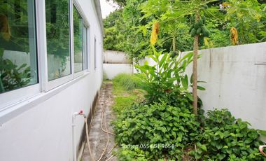 Newly renovated single-storey detached house on 100 sq.wah of land in Theprat Village, near Asia Industrial Estate and Lotus’s Ban Chang, Rayong.