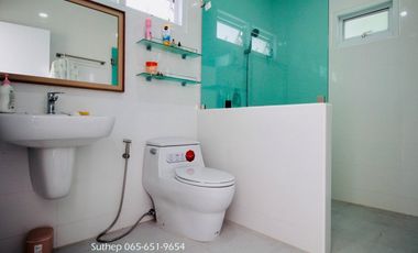 Newly renovated single-storey detached house on 100 sq.wah of land in Theprat Village, near Asia Industrial Estate and Lotus’s Ban Chang, Rayong.