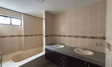 EN VENTA CASA EN CIUDAD CELESTE ETAPA LA MARINA SAMBORONDÓN