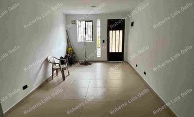 Vendo casa unifamiliar 3 pisos en manrique central