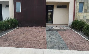 Rento casa en fraccionamiento bosques de sanctorum en cuautlancingo