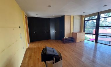 CASA EN VENTA LOMAS DE LAS AGUILAS