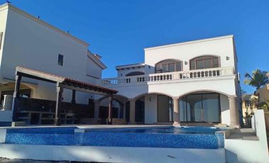 RESIDENCIA DE LUJO EN CAMPO DE GOLF ⛳️ FRENTE AL MAR. 🌊