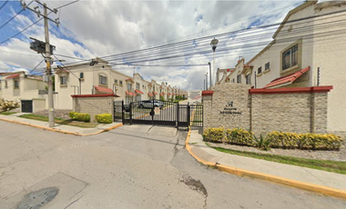 Casa en Calle Albeniz, Méx., México. No créditos.