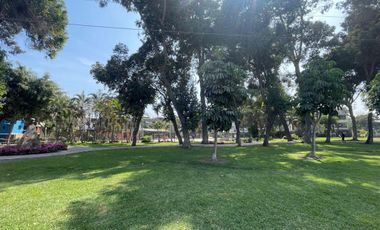 Amplio Terreno Residencial en Camacho Ideal Para Construir Frente a Parque