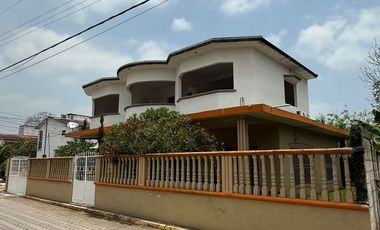 Casa en venta en el centro de Nautla, Veracruz cerca del mar