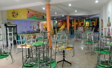 Excelente local de dos pisos en renta