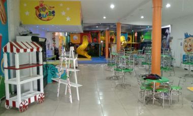 Excelente local de dos pisos en renta