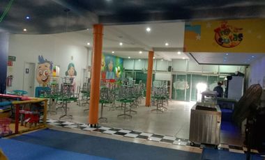 Excelente local de dos pisos en renta